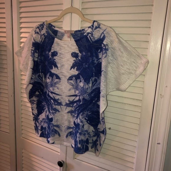 Established 1962 Royal blue and white short sleeve blouse Small - Picture 2 of 7